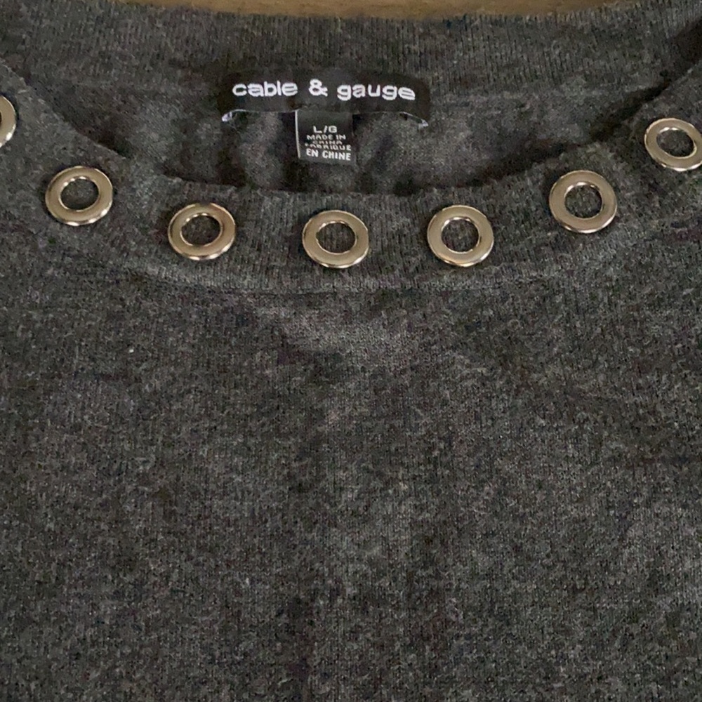 Ladies Top - Picture 2 of 3